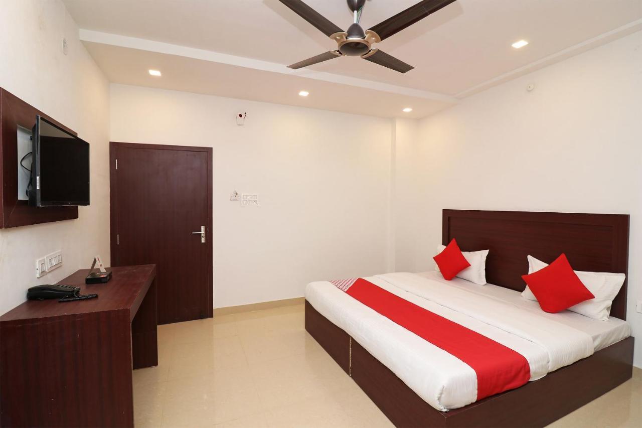 Oyo 1021 Hotel Gayatri Residency Tirath Eksteriør billede