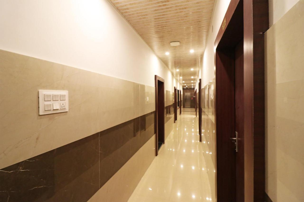 Oyo 1021 Hotel Gayatri Residency Tirath Eksteriør billede