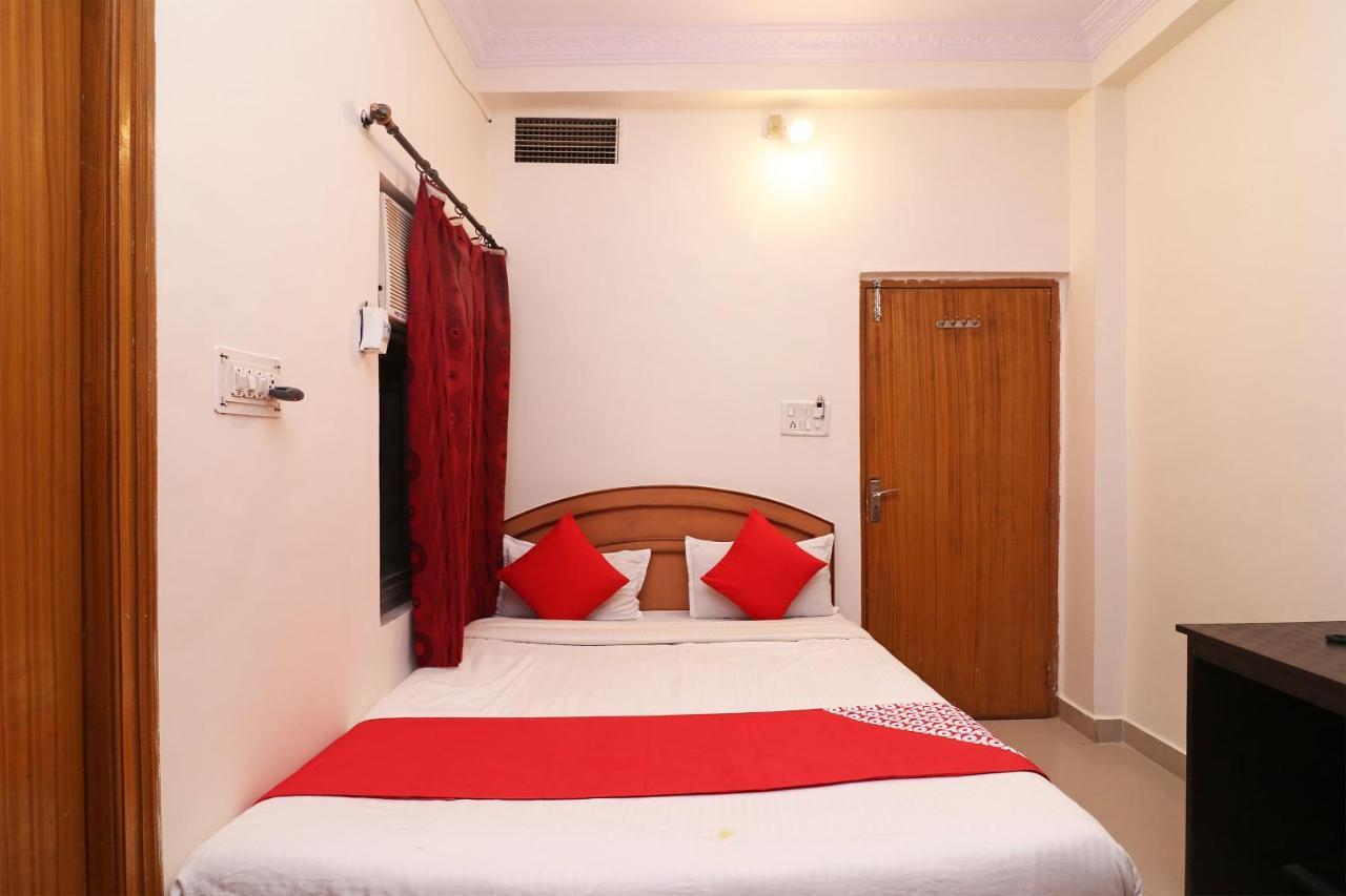 Oyo 1021 Hotel Gayatri Residency Tirath Eksteriør billede